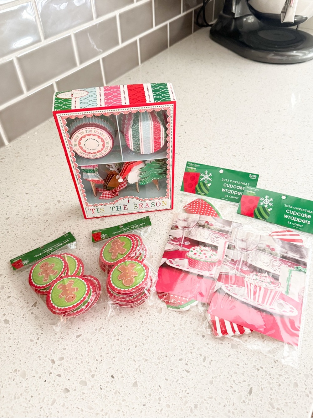 Meri Meri Christmas Cupcake Decorating Kit & Holiday Baking Supply Bundle